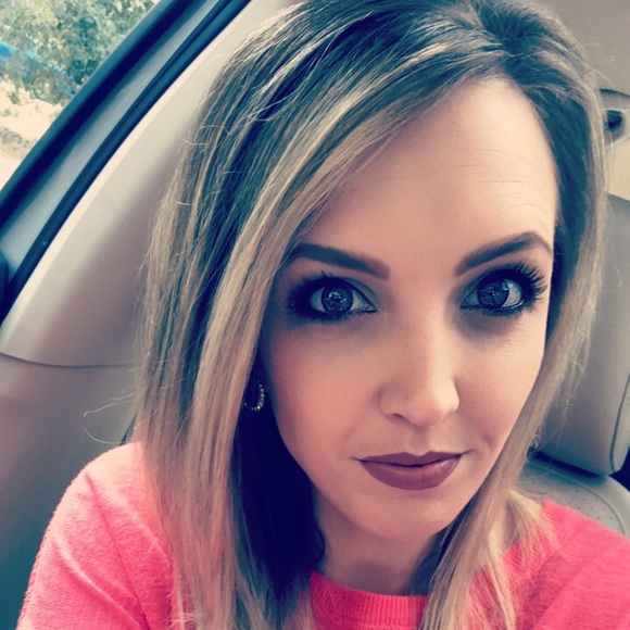 Meet your Posher, Hannah - Picture 1 of 1